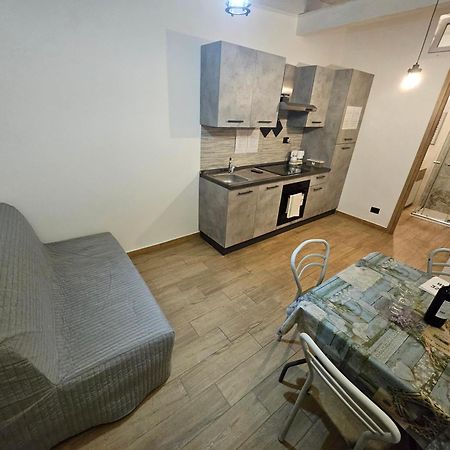 Casa Vacanze Dragona 15 Min Fco 10 Min Ostia Acilia Esterno foto