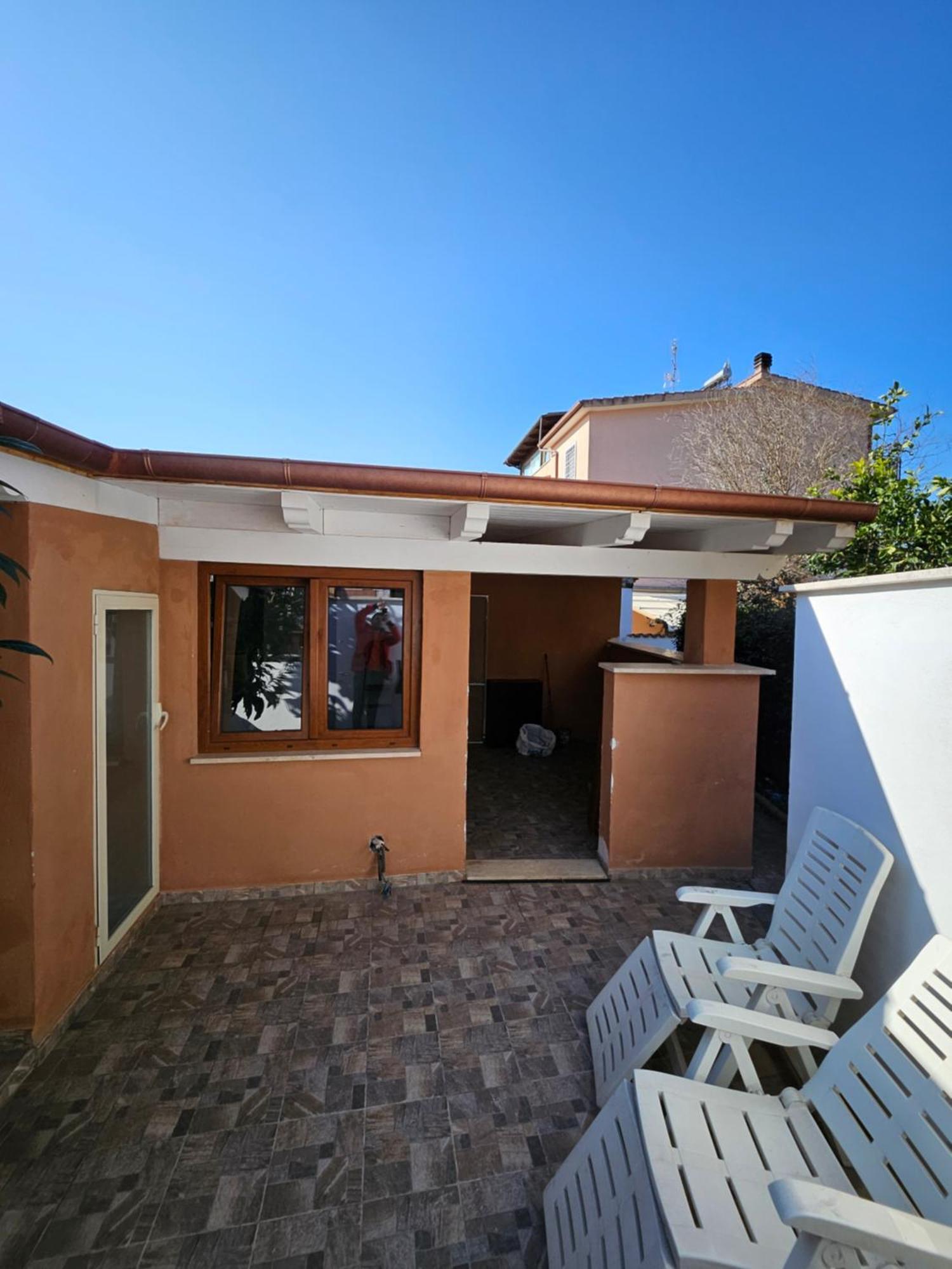 Casa Vacanze Dragona 15 Min Fco 10 Min Ostia Acilia Esterno foto