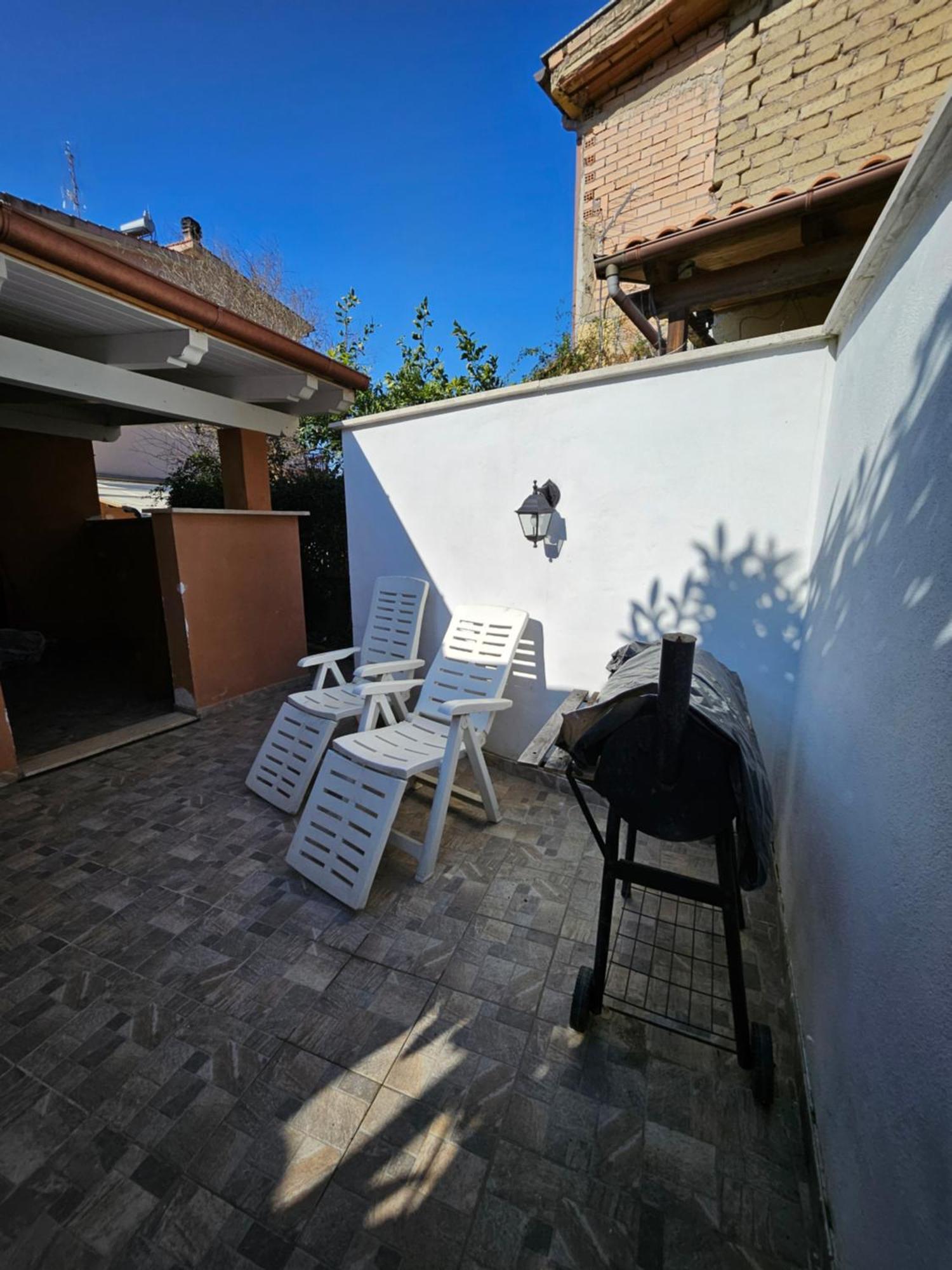 Casa Vacanze Dragona 15 Min Fco 10 Min Ostia Acilia Esterno foto