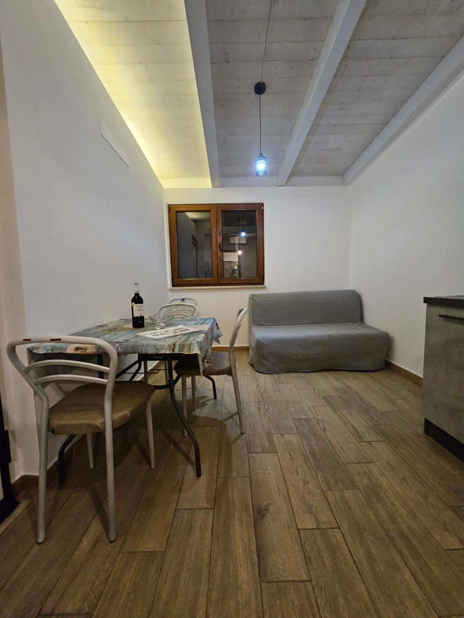 Casa Vacanze Dragona 15 Min Fco 10 Min Ostia Acilia Esterno foto